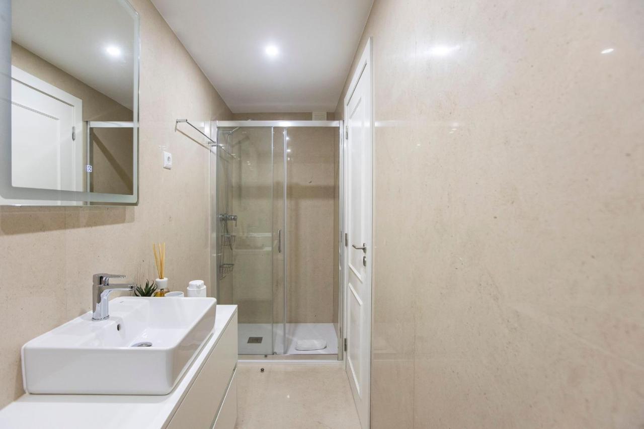 City Center 2Br Flat W/ Ac By Lovelystay Porto Exterior foto